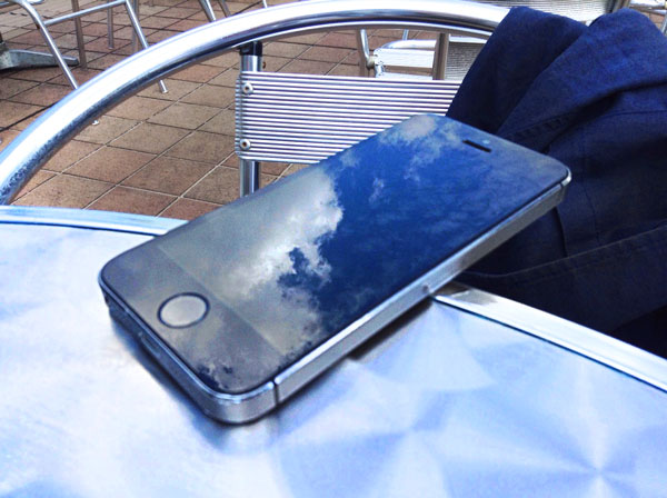 落ちないスマホカバー