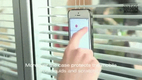 張り付くスマホカバー