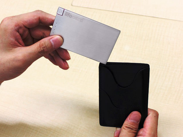 薄型スマホバッテリーのライフカードの画像14