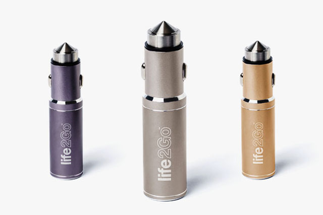 シガーソケットで充電できるバッテリー内蔵カーチャージャーLife2Goの画像