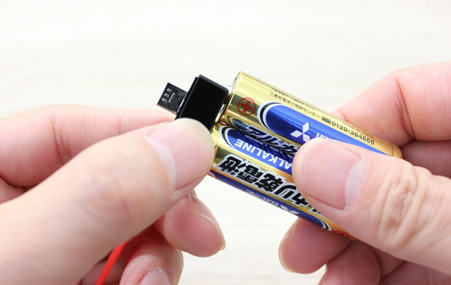 スマホ充電ができるキーアクセサリーnipperの画像