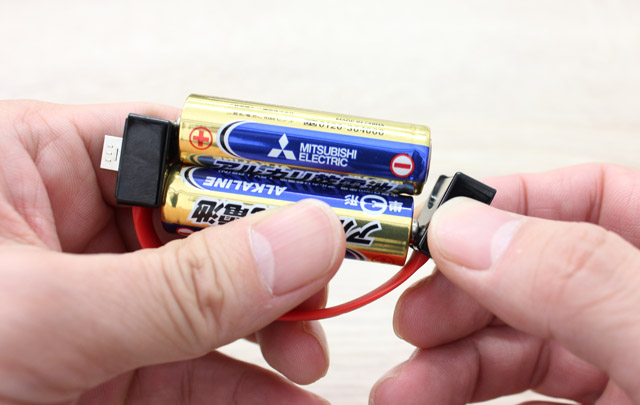 スマホ充電ができるキーアクセサリーnipperの画像