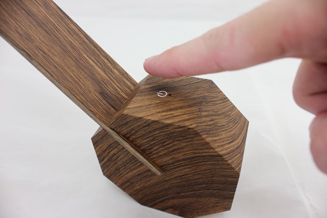 タッチボタンで4段階調光のLEDライトoctagonone