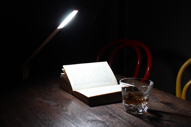 おしゃれな電気スタンドオクタゴンワン